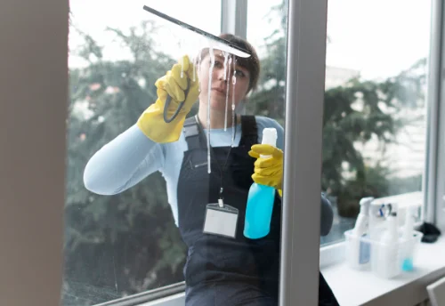 Nettoyage de vitres intérieures et extérieures à Landeleau